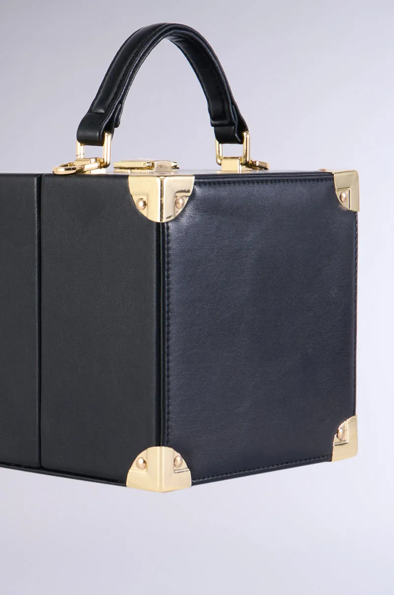 AKIRA SQUARE BOX BAG IN BLACK