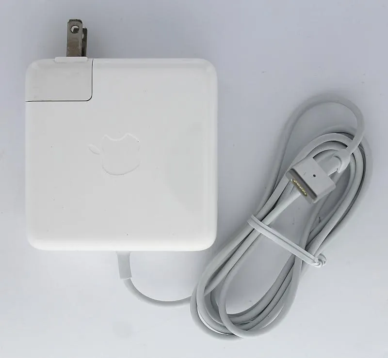 Apple 85W MagSafe 2 Power Adapter with 3-Prong Cable and Folding Plug (A1424)