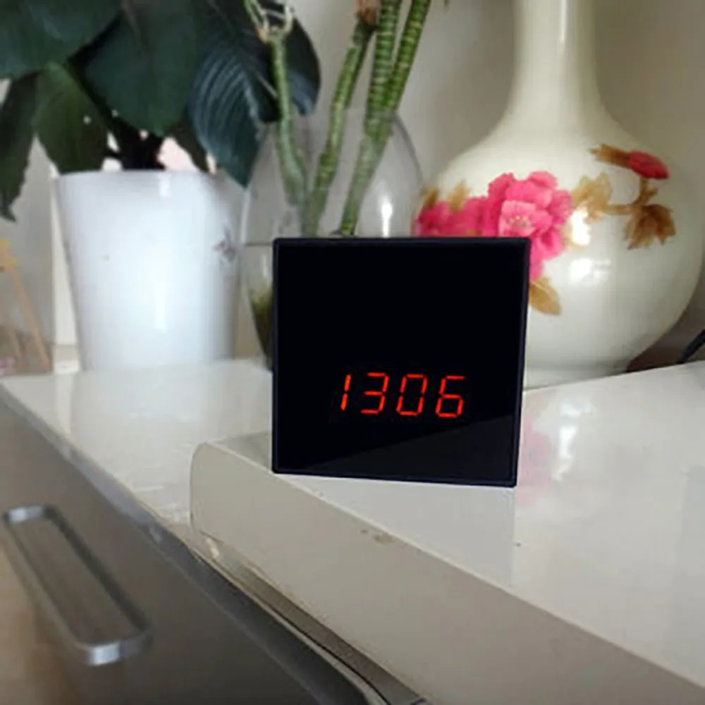 Crony Wireless Smart camera with Wireless charger clock Phone Charger WIFI Hidden CCTV