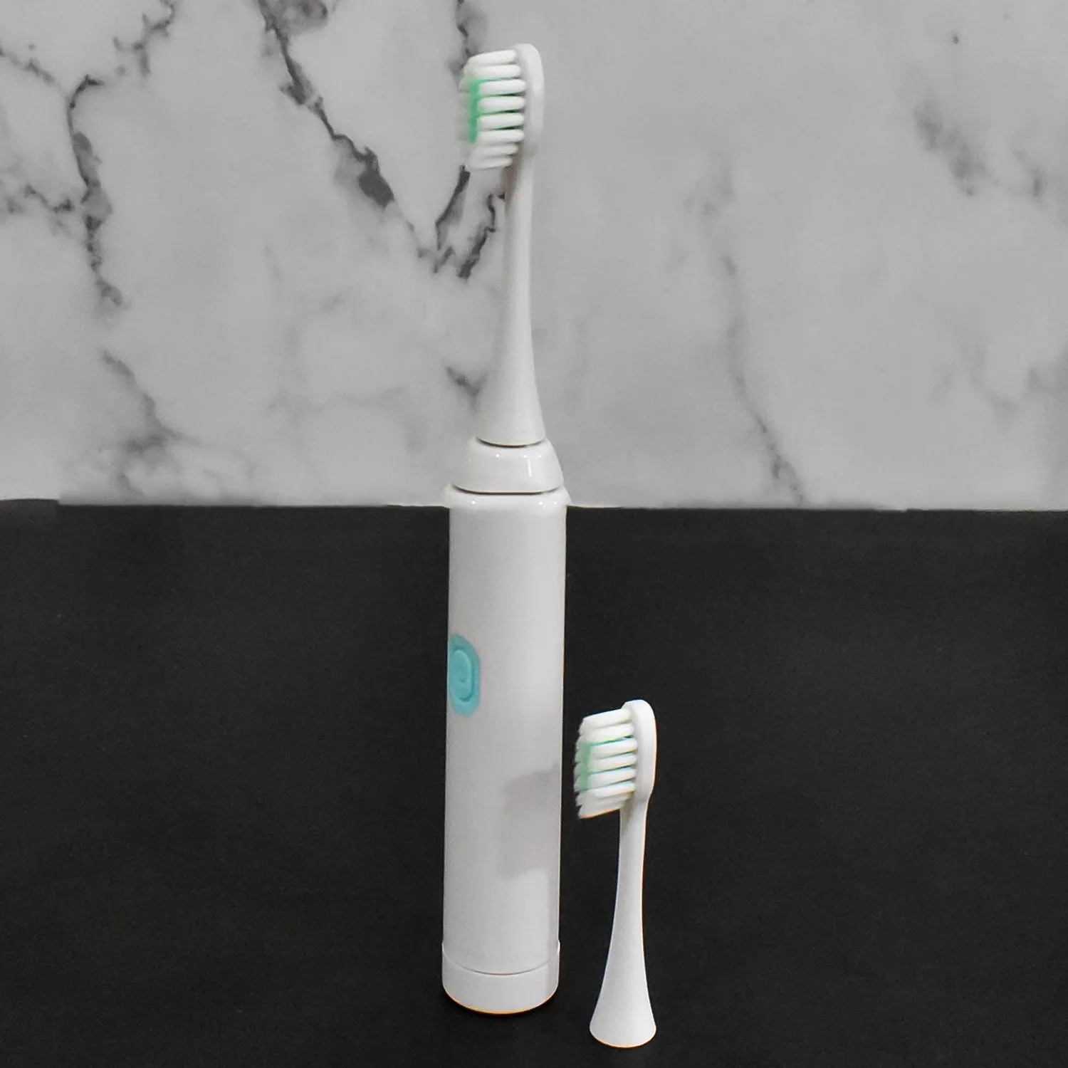 Electric Toothbrush with Extra 1  (1 Pc / Battery Operated / Battery Included)